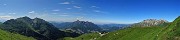 25 Dal sent. 244 panorama con vista su Capanna 2000